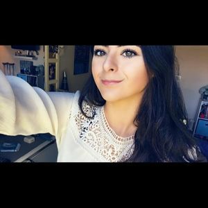 Meet your Posher, Abbie